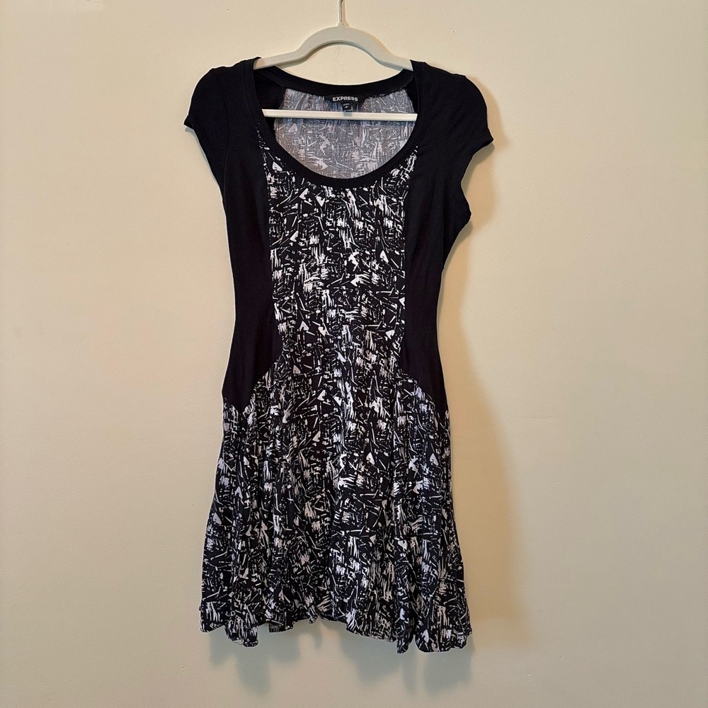Express Black & White Mini Dress A-Line Cap Sleeve Size S Fitted Cotton Blend
